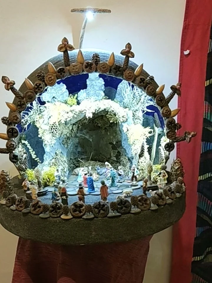 Il Casco di Samantha — presepe artigianale di Stefano De Pascale
